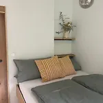 Modernes Tinyhouse Trailer Am Waldrand - Mit Seezugang