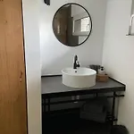 Modernes Tinyhouse Trailer Am Waldrand - Mit Seezugang 別荘 エーギング