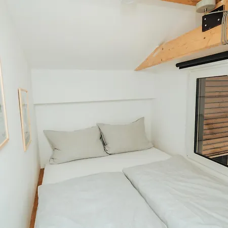 Modernes Tinyhouse Trailer Am Waldrand - Mit Seezugang 別荘 *