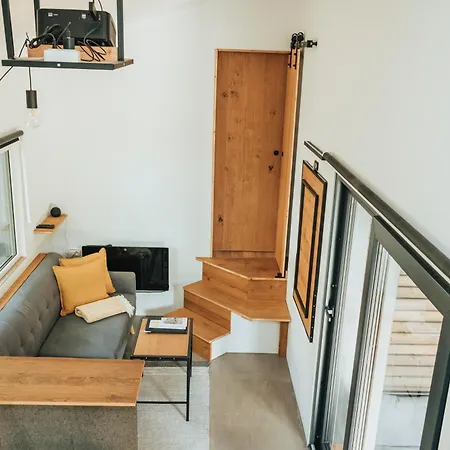 Modernes Tinyhouse Trailer Am Waldrand - Mit Seezugang 別荘 エーギング
