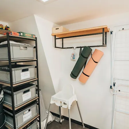 Modernes Tinyhouse Trailer Am Waldrand - Mit Seezugang 別荘