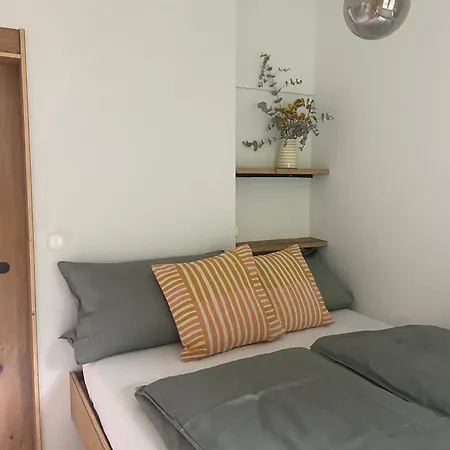 Modernes Tinyhouse Trailer Am Waldrand - Mit Seezugang