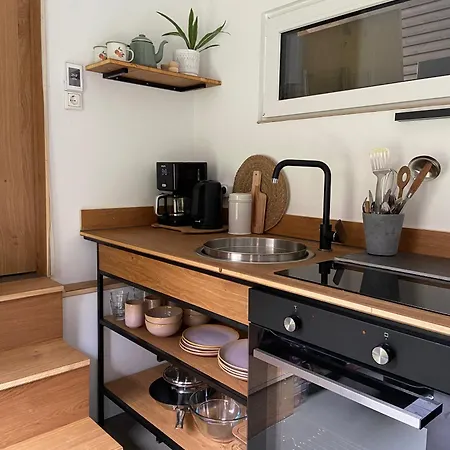 Modernes Tinyhouse Trailer Am Waldrand - Mit Seezugang Feriehus