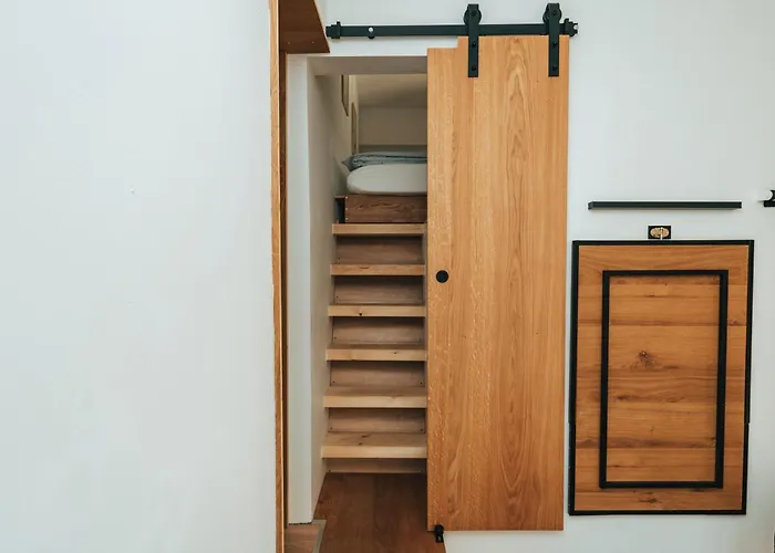 Modernes Tinyhouse Trailer Am Waldrand - Mit Seezugang בית נופש