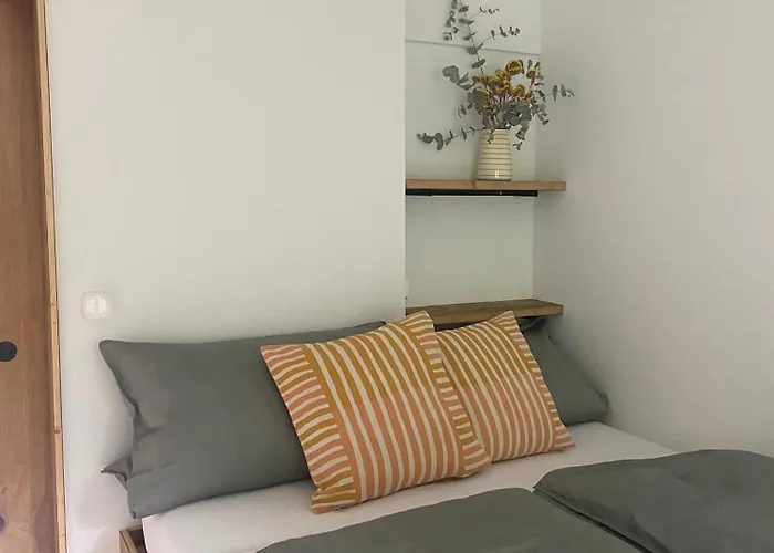 Modernes Tinyhouse Trailer Am Waldrand - Mit Seezugang