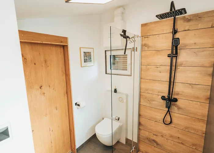 Modernes Tinyhouse Trailer Am Waldrand - Mit Seezugang *