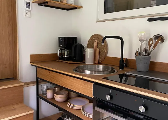 Modernes Tinyhouse Trailer Am Waldrand - Mit Seezugang בית נופש